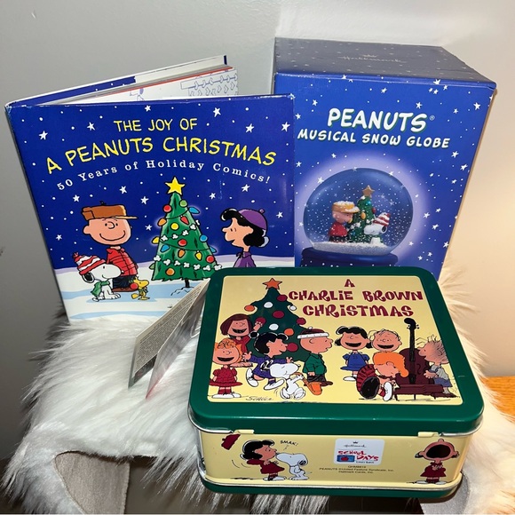 NWT Hallmark Peanuts 50th anniversary Christmas set. Snow globe,book & lunch box - Picture 15 of 16